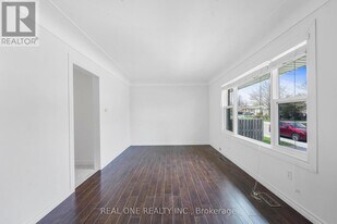 22 Halam Ave in Hamilton, ON - Building Photo