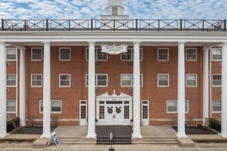 Waters House Apartments in Grand Rapids, MI - Building Photo - Building Photo