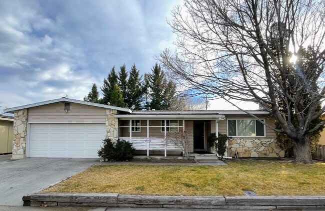 property at 1213 Goldfield Ave