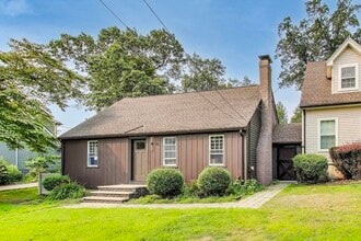 40 Dunster Ln in Winchester, MA - Building Photo - Building Photo