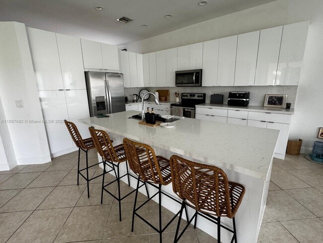 property at 4337 Laurel Pl