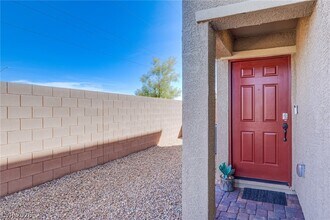 5215 Lissome Lily Ct in Las Vegas, NV - Building Photo - Building Photo