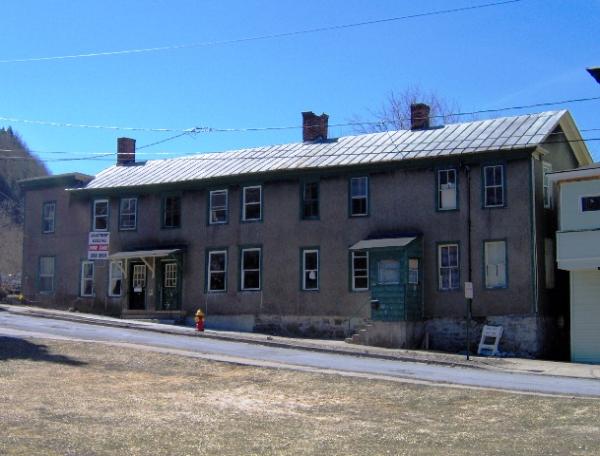 3 Railroad St in Little Falls, NY - Building Photo