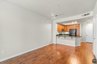 4060 Glencoe Ave in Marina Del Rey, CA - Building Photo - Building Photo