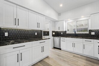326 Westminster Rd in West Palm Beach, FL - Building Photo - Building Photo