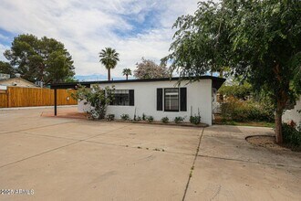 2314 E Osborn Rd in Phoenix, AZ - Building Photo - Building Photo