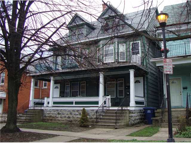 825 Columbus Pky in Buffalo, NY - Building Photo