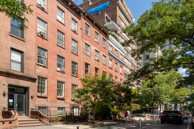 21 W 12th St in New York, NY - Foto de edificio - Building Photo