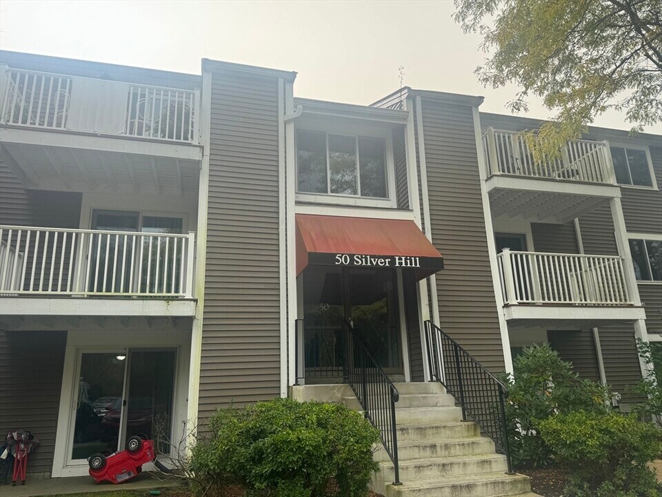 50 Silver Hill Ln in Natick, MA - Building Photo