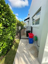 2209 Red Rd in Miami, FL - Building Photo - Building Photo