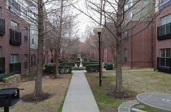 Evergreen at Lewisville Senior Living in Lewisville, TX - Foto de edificio - Building Photo