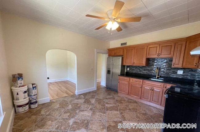 18 Shawmut St in Weymouth, MA - Building Photo - Building Photo