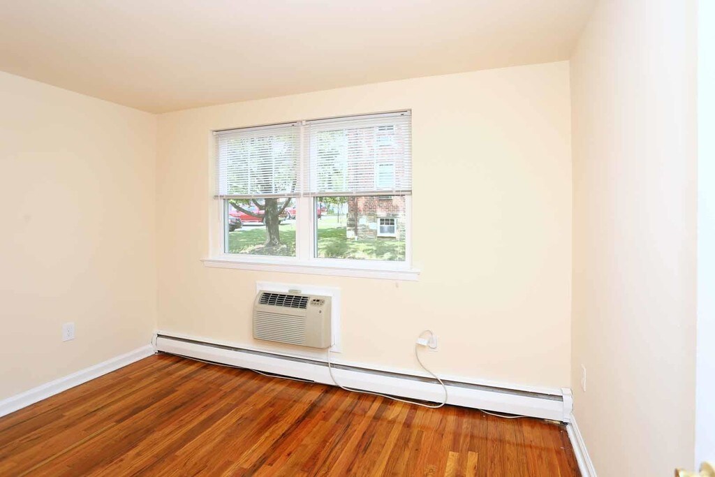 Rosemore Gardens Apartments in Glenside, PA