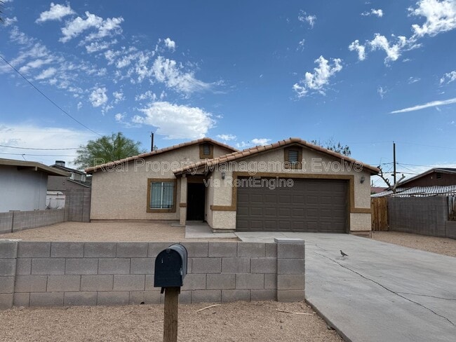 property at 2950 E Mobile Ln