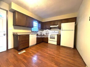 4122 77th St Cir in Urbandale, IA - Foto de edificio - Building Photo