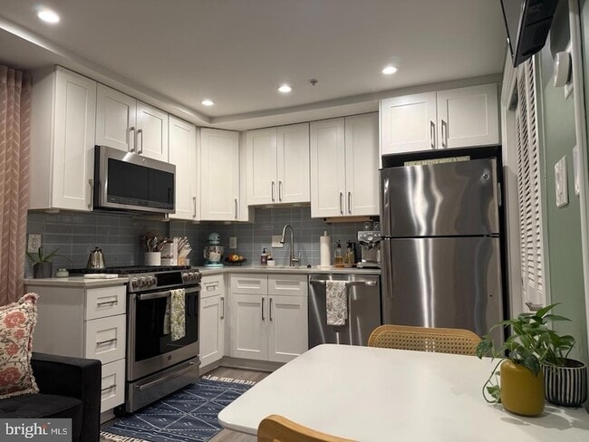 property at 625 Park Rd NW