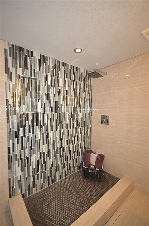 property at 1601 Faro Dr