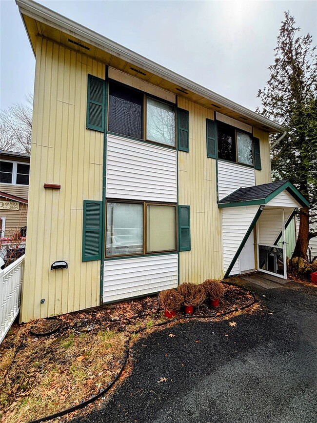property at 14 Elizabeth Way