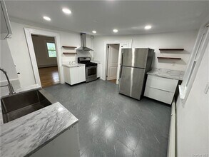 81 Southside Ave in Hastings On Hudson, NY - Building Photo - Building Photo