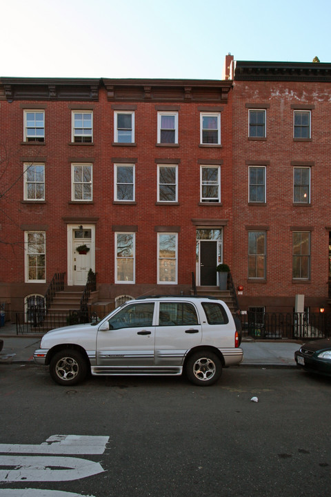 244 Adelphi St in Brooklyn, NY - Building Photo