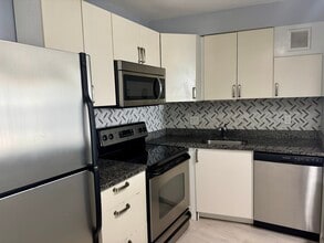 300 N State St in Chicago, IL - Building Photo - Building Photo