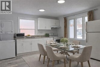 168 Fifth Ave in Kitchener, ON - Building Photo - Building Photo