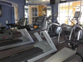 5475 Vineland Rd, Unit 8111 in Orlando, FL - Building Photo - Building Photo