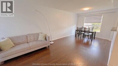 1010 Silverdale Dr in Windsor, ON - Building Photo - Building Photo