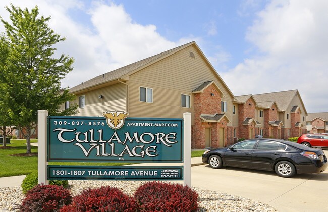 Tullamore Village in Bloomington, IL - Building Photo - Building Photo