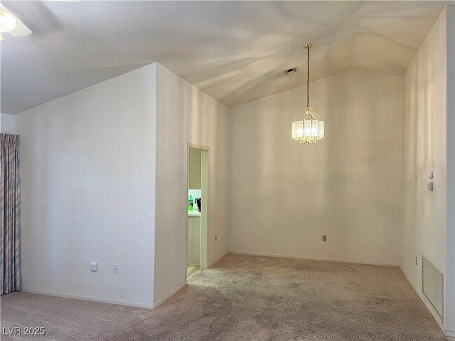 2516 Sunup Dr in Las Vegas, NV - Foto de edificio - Building Photo