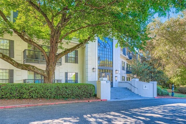 3302 Pine Heights Dr NE in Atlanta, GA - Building Photo - Building Photo
