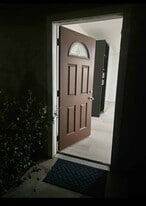 417 Jansu Pl, Unit Cal Poly Area Studio in Pomona, CA - Building Photo