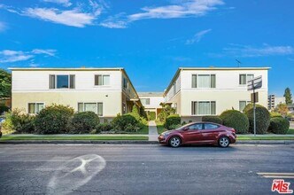 5804 San Vicente Blvd in Los Angeles, CA - Foto de edificio - Building Photo