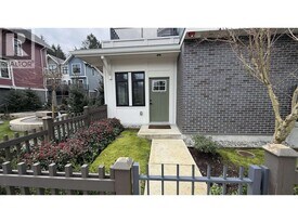 2825 St George St in Port Moody, BC - Building Photo