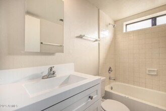 11002 N 15th Ave-Unit -3 in Phoenix, AZ - Building Photo - Building Photo