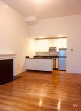 37 E 65th St in New York, NY - Building Photo - Building Photo