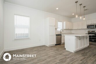 3830 Holmes St, Unit 0212 in Dallas, TX - Building Photo - Building Photo