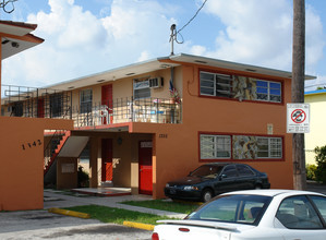 1352 SW 4th St in Miami, FL - Foto de edificio - Building Photo