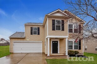 1550 Oakdale Green Dr in Charlotte, NC - Building Photo
