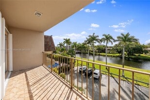 7900 Camino Cir in Miami, FL - Building Photo