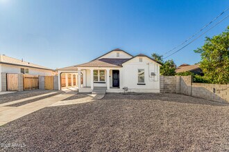 423 E Crescent Ave in Mesa, AZ - Building Photo - Building Photo