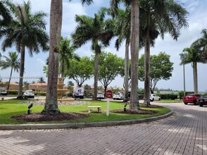 6630 NW 114th Ave-Unit -1503 in Doral, FL - Foto de edificio - Building Photo