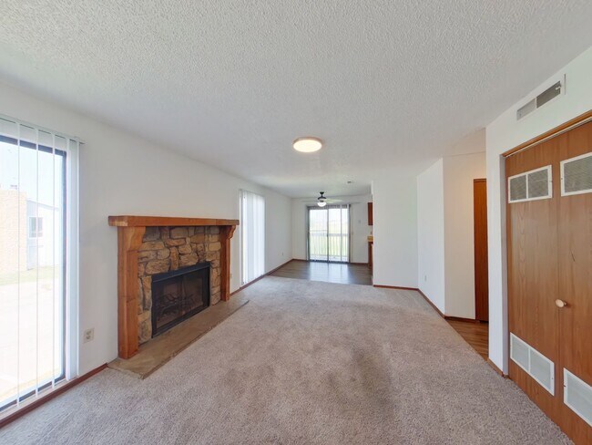3958 N Garland Cir in Wichita, KS - Building Photo - Building Photo