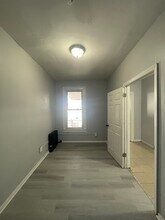 96 Orient Ave, Unit 2 in Jersey City, NJ - Building Photo - Building Photo