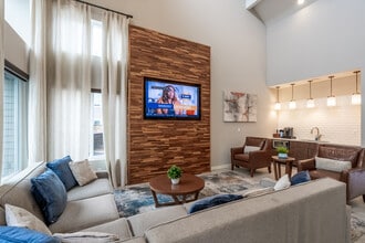 Archstone Redmond Lakeview in Redmond, WA - Foto de edificio - Interior Photo