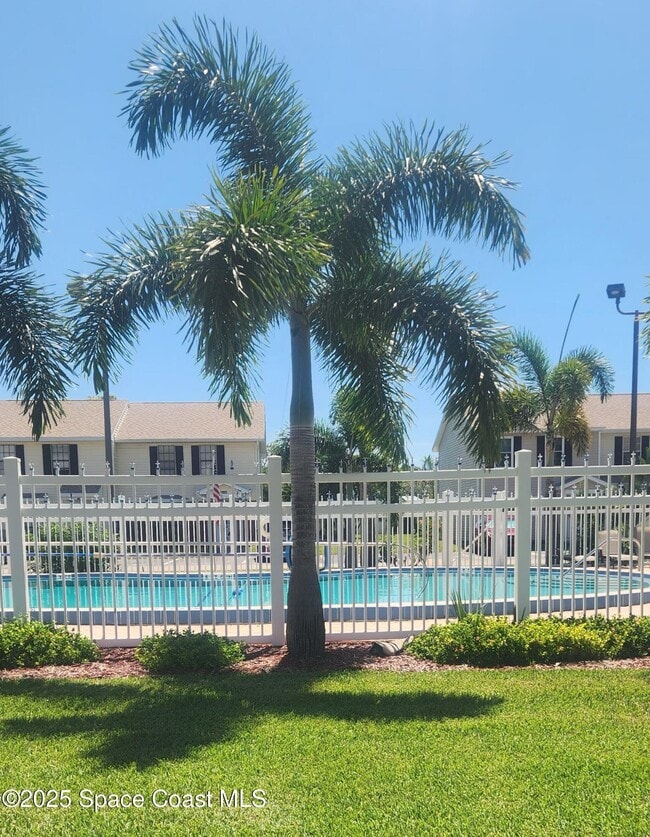 2014 Manor Dr NE in Palm Bay, FL - Building Photo - Building Photo
