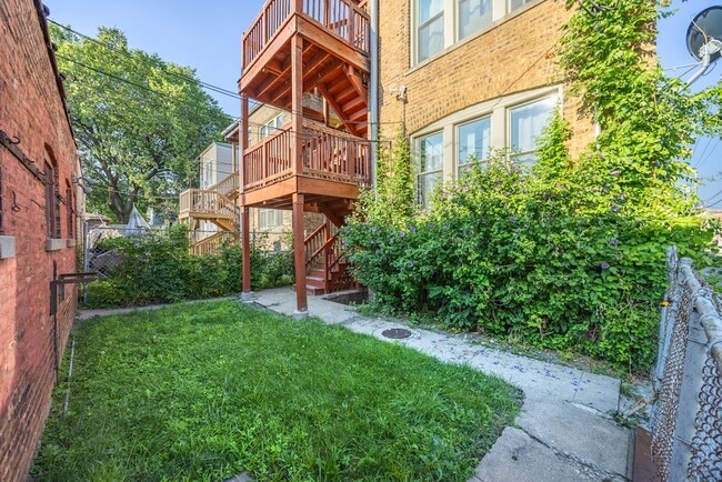 property at 7846 S Paulina St