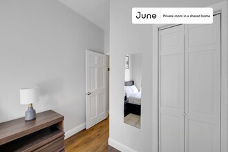 Private bedroom in 4 bed/1 bath Home in New York, NY - Foto de edificio - Building Photo