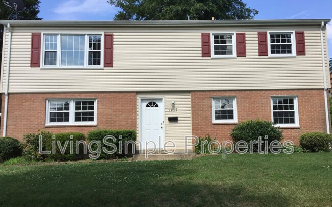 1213 Gladstone Dr in Rockville, MD - Building Photo - Building Photo