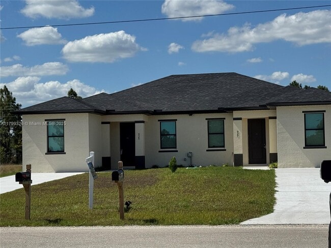 property at 925-927 SHELNAULT St